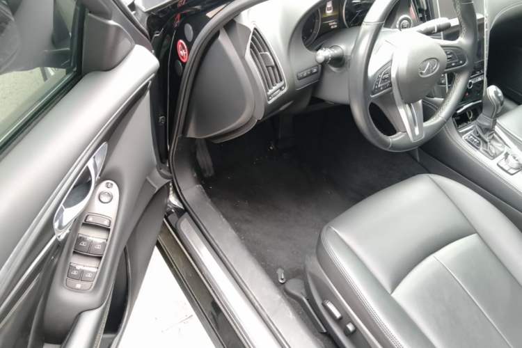 Used Infiniti Q50L 2018 2.0T Comfort Edition China VI Standard Driver Seat