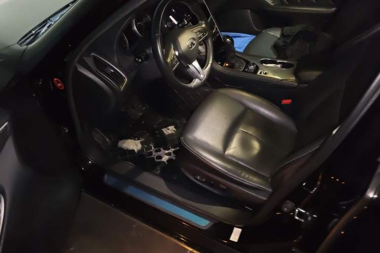 Used Infiniti Q50L 2018 2.0T Enjoyment Version China V Standard Driver Seat