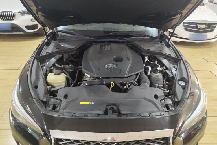 Used Infiniti Q50L 2018 2.0T Enjoyment Edition China V standard Engine Bay