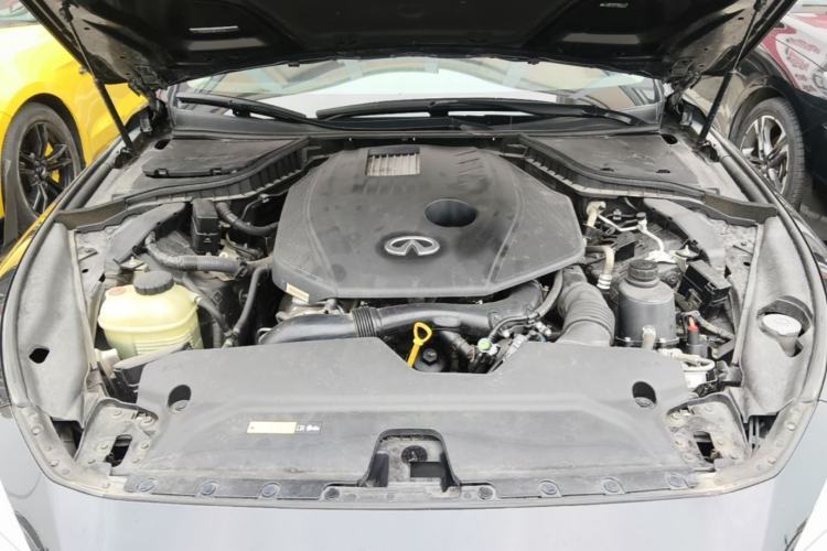 Used Infiniti Q50L 2018 2.0T Comfort Edition China VI Standard Engine Bay