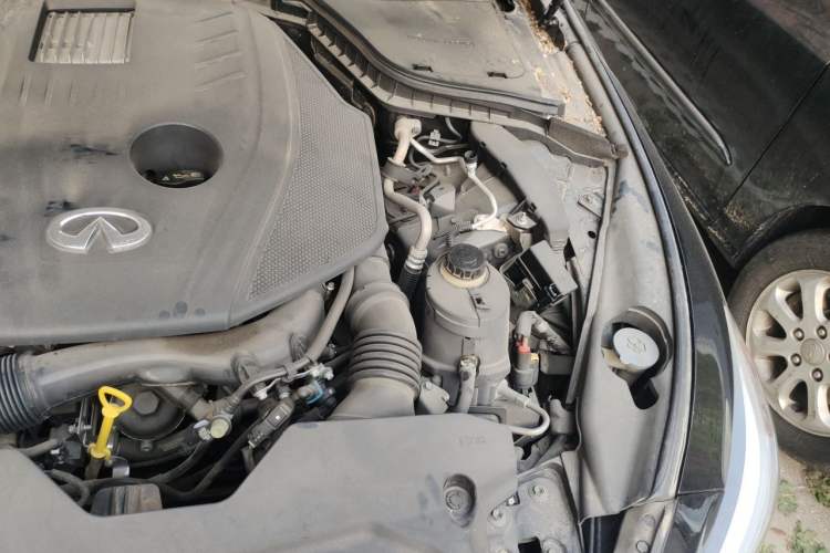 Used Infiniti Q50L 2018 2.0T Enjoyment Edition China V standard Engine Bay Left