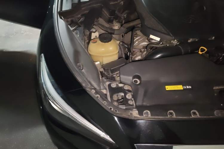 Used Infiniti Q50L 2018 2.0T Enjoyment Version China V Standard Engine Bay Right