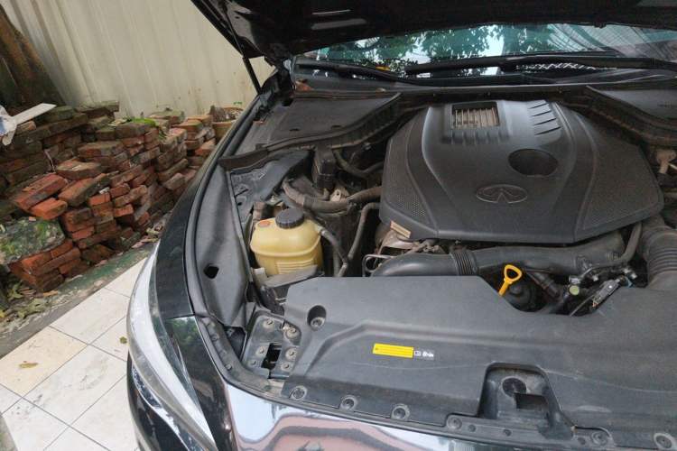 Used Infiniti Q50L 2018 2.0T Comfort Edition China V Standard Engine Bay Right