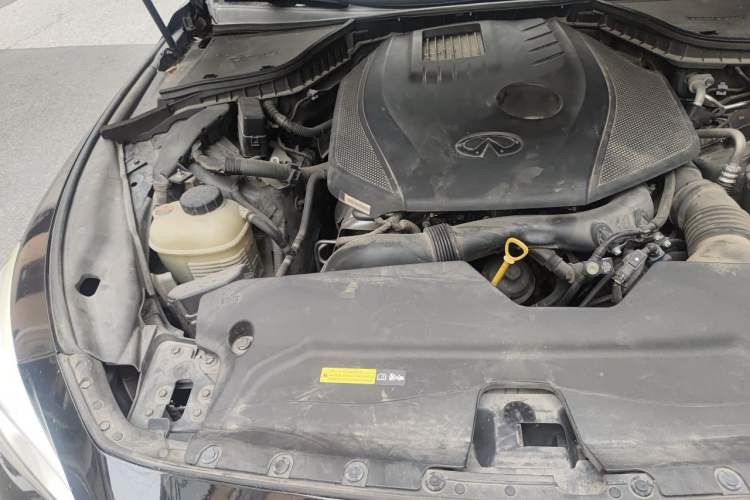 Used Infiniti Q50L 2018 2.0T Comfort Edition China VI Standard Engine Bay Right