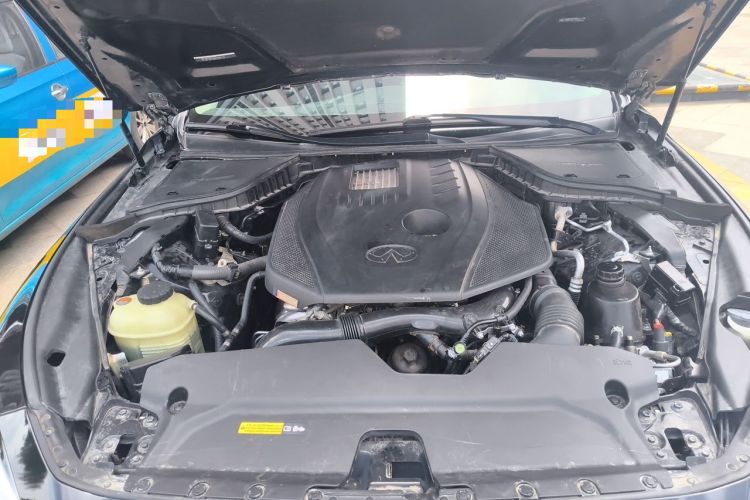 Used Infiniti Q50L 2018 2.0T Comfort Edition China VI Standard Engine Bay