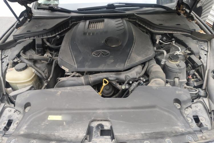 Used Infiniti Q50L 2018 2.0T Comfort Edition China VI Standard Engine Bay