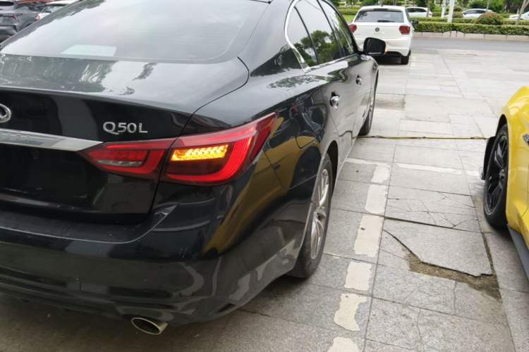 Used Infiniti Q50L 2018 2.0T Comfort Edition China VI Standard Exterior 3