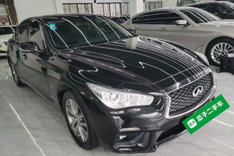 Used Infiniti Q50L 2018 2.0T Comfort Edition China VI Standard Front Right 45 Deg