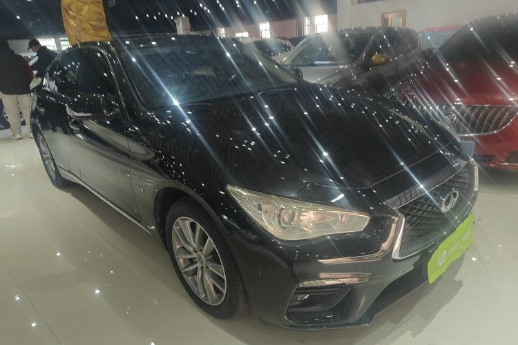 Used Infiniti Q50L 2018 2.0T Comfort Edition China VI Standard Front Right 45 Deg