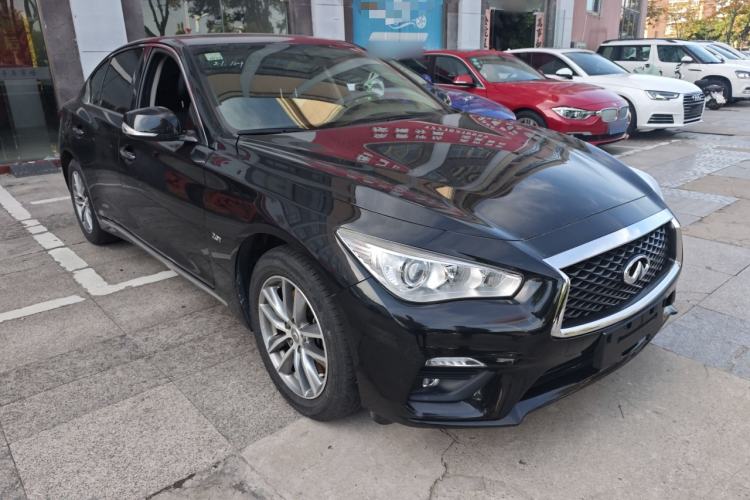 Used Infiniti Q50L 2018 2.0T Comfort Edition China VI Standard Front Right 45 Deg