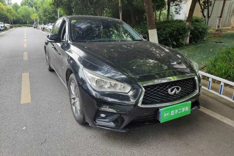 Used Infiniti Q50L 2018 2.0T Comfort Edition China VI Standard Front Right 45 Deg