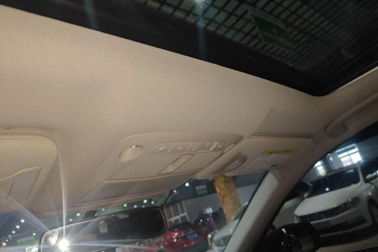 Used Infiniti Q50L 2018 2.0T Comfort Edition China VI Standard Headliner