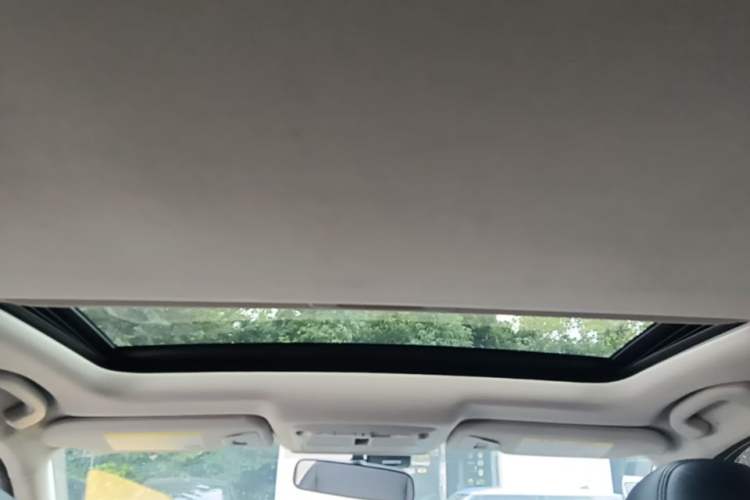 Used Infiniti Q50L 2018 2.0T Comfort Edition China V Standard Headliner