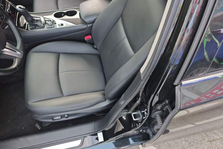 Used Infiniti Q50L 2018 2.0T Comfort Edition China VI Standard Left Front Seat
