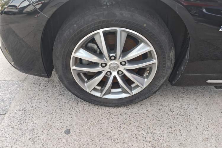 Used Infiniti Q50L 2018 2.0T Comfort Edition China VI Standard Left Front Wheel Hub