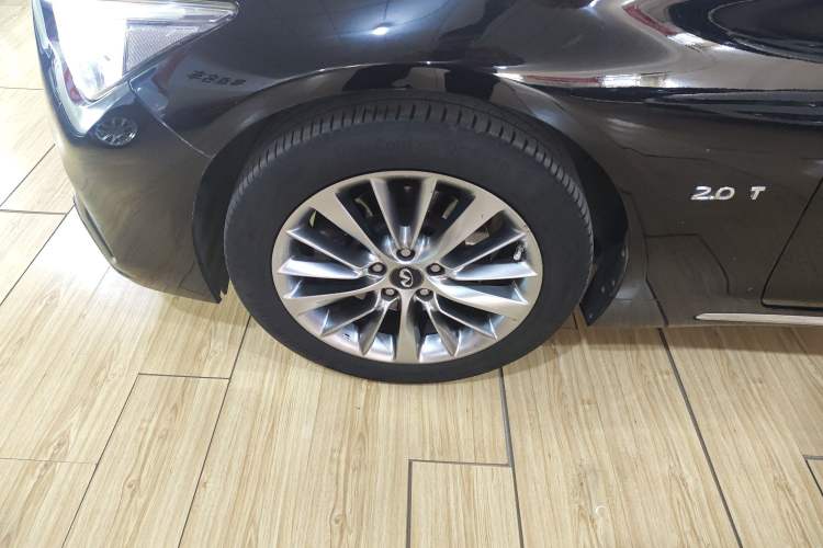 Used Infiniti Q50L 2018 2.0T Enjoyment Edition China V standard Left Front Wheel Hub