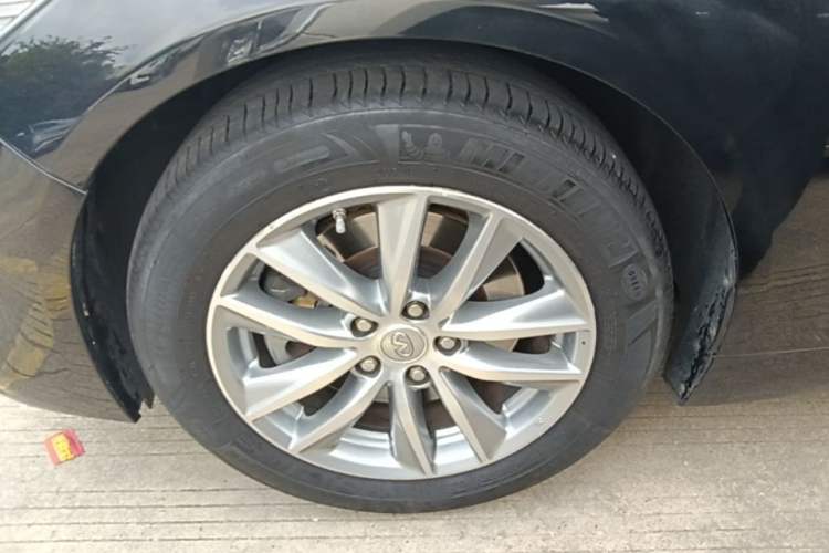 Used Infiniti Q50L 2018 2.0T Comfort Edition China V Standard Left Front Wheel Hub