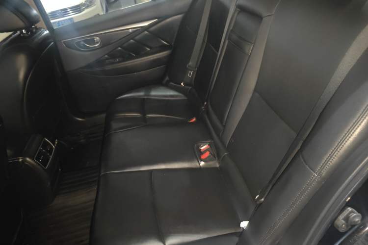 Used Infiniti Q50L 2018 2.0T Comfort Edition China VI Standard Left Rear Seat