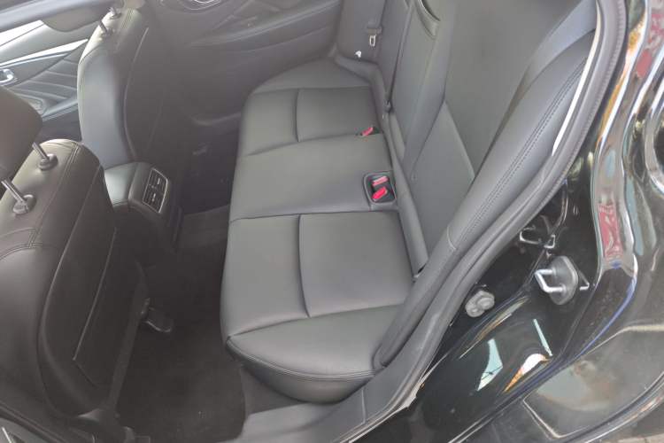 Used Infiniti Q50L 2018 2.0T Comfort Edition China VI Standard Left Rear Seat
