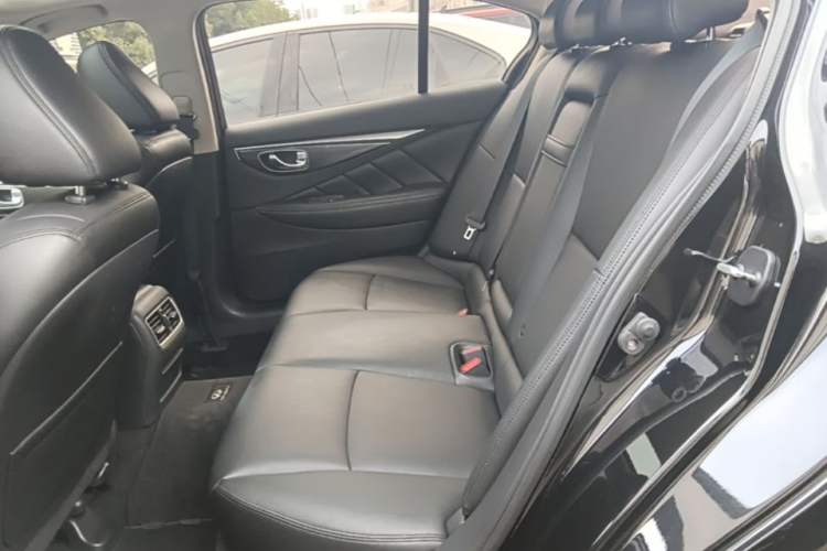 Used Infiniti Q50L 2018 2.0T Comfort Edition China V Standard Left Rear Seat