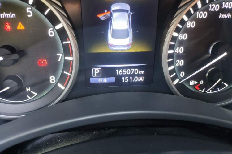 Used Infiniti Q50L 2018 2.0T Enjoyment Edition China V standard Odometer Close Up