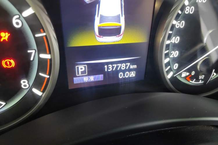 Used Infiniti Q50L 2018 2.0T Comfort Edition China VI Standard Odometer Close Up
