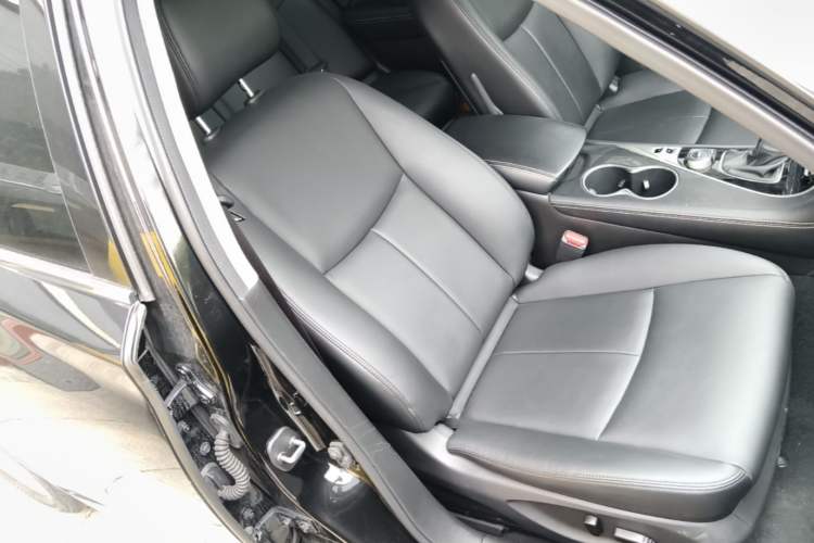 Used Infiniti Q50L 2018 2.0T Comfort Edition China VI Standard Right Front Seat
