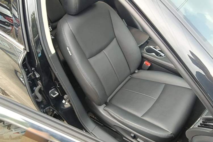 Used Infiniti Q50L 2018 2.0T Comfort Edition China V Standard Right Front Seat