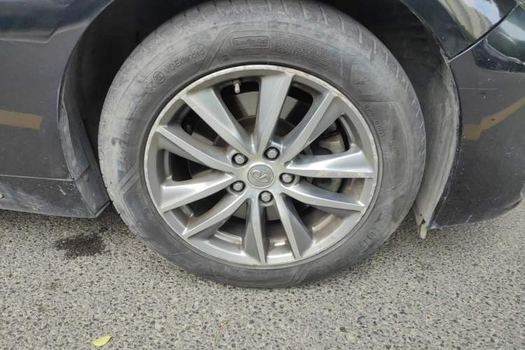 Used Infiniti Q50L 2018 2.0T Comfort Edition China VI Standard Right Front Wheel Hub