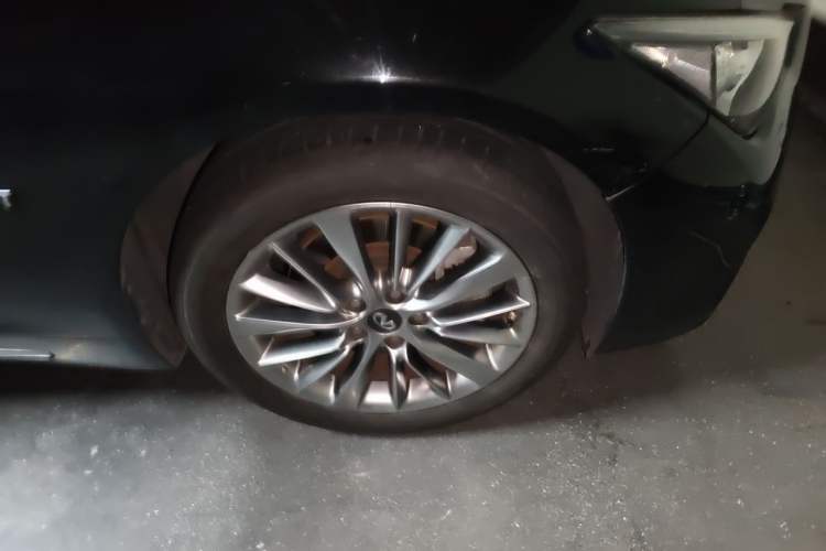 Used Infiniti Q50L 2018 2.0T Enjoyment Version China V Standard Right Front Wheel Hub