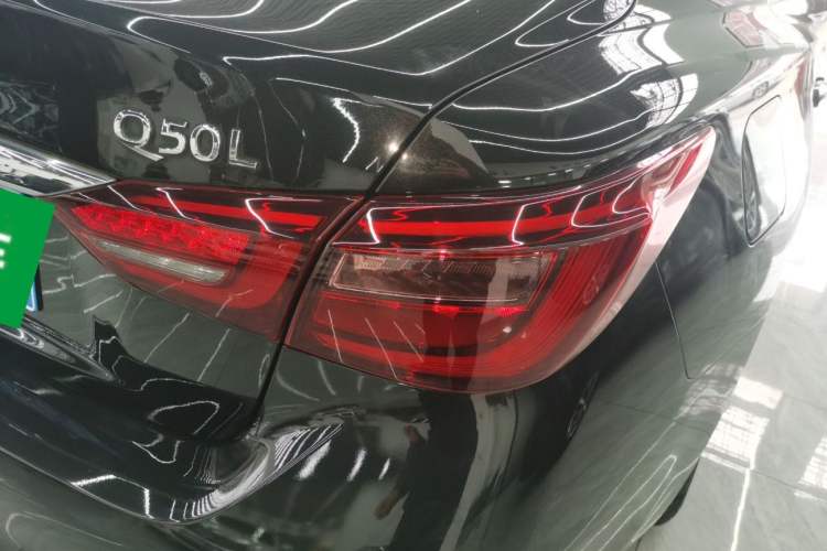 Used Infiniti Q50L 2018 2.0T Comfort Edition China VI Standard Right Rear Taillight