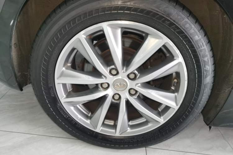Used Infiniti Q50L 2018 2.0T Comfort Edition China VI Standard Right Rear Wheel Hub