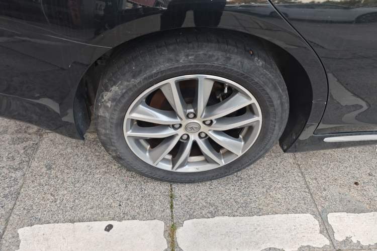 Used Infiniti Q50L 2018 2.0T Comfort Edition China VI Standard Right Rear Wheel Hub