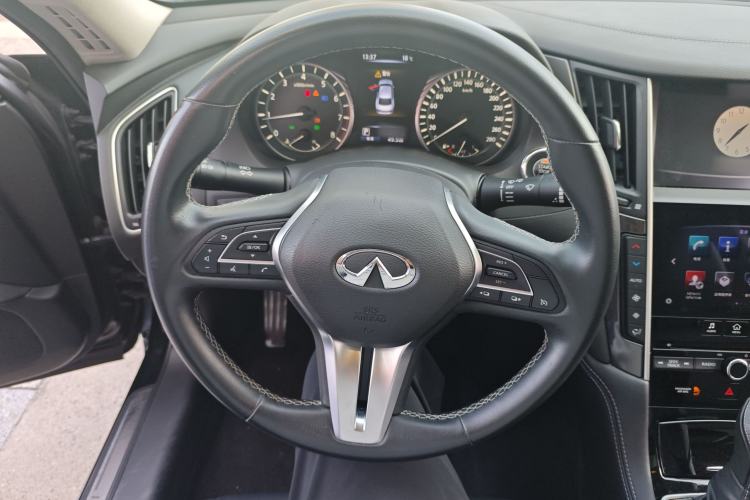 Used Infiniti Q50L 2018 2.0T Comfort Edition China VI Standard Steering Wheel