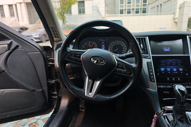 Used Infiniti Q50L 2018 2.0T Enjoyment Version China V Standard Steering Wheel