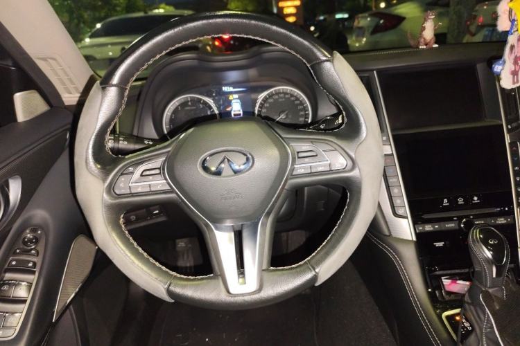 Used Infiniti Q50L 2018 2.0T Enjoyment Edition China V standard Steering Wheel