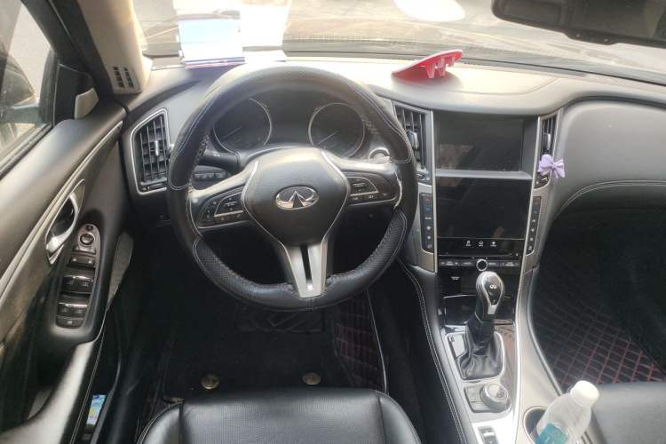 Used Infiniti Q50L 2018 2.0T Enjoyment Edition China V standard Steering Wheel