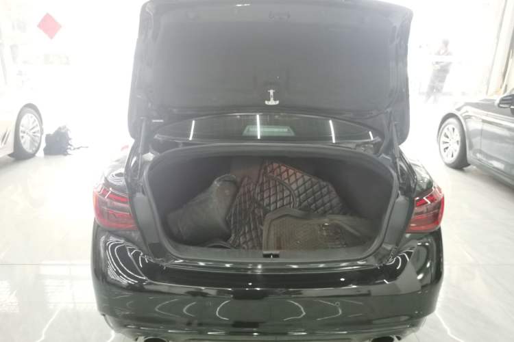 Used Infiniti Q50L 2018 2.0T Comfort Edition China VI Standard Trunk