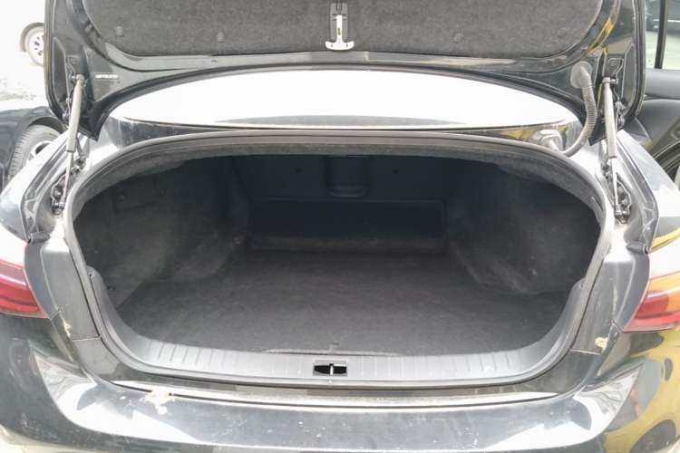 Used Infiniti Q50L 2018 2.0T Comfort Edition China VI Standard Trunk