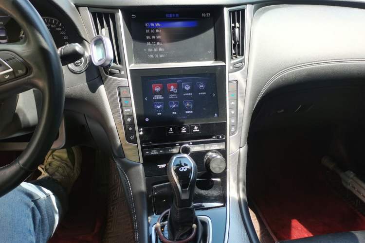 Used Infiniti Q50L 2018 2.0T Enjoyment Version China V Standard Audio And AC Panel