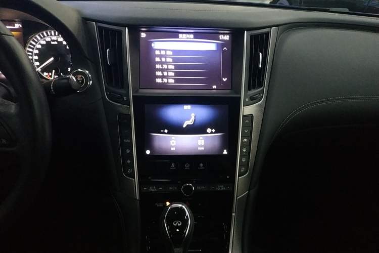Used Infiniti Q50L 2018 2.0T Enjoyment Edition China V standard Audio And AC Panel