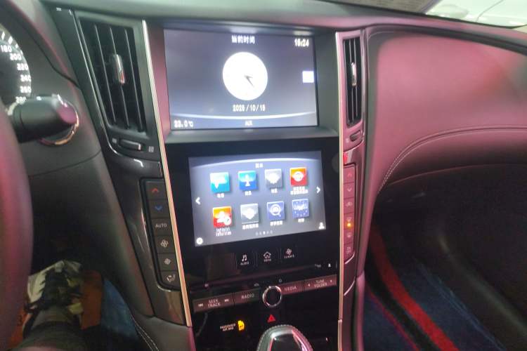Used Infiniti Q50L 2018 2.0T Comfort Edition China VI Standard Audio And AC Panel