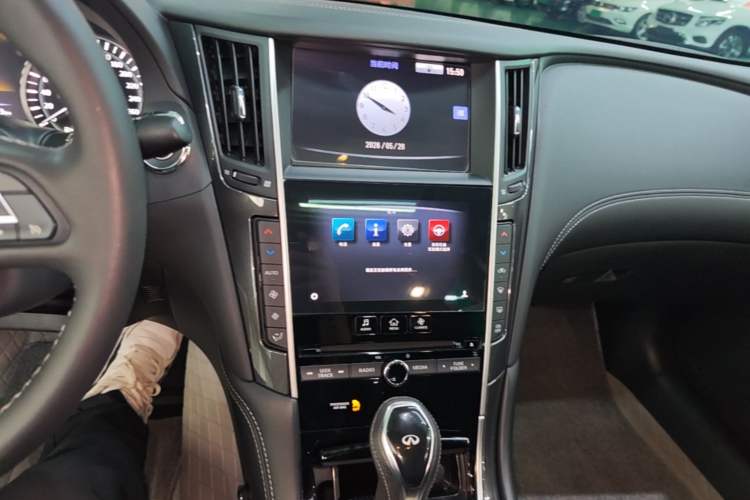Used Infiniti Q50L 2018 2.0T Comfort Edition China VI Standard Audio And AC Panel