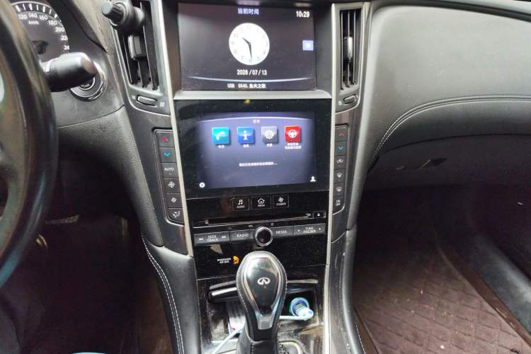 Used Infiniti Q50L 2018 2.0T Comfort Edition China VI Standard Audio And AC Panel