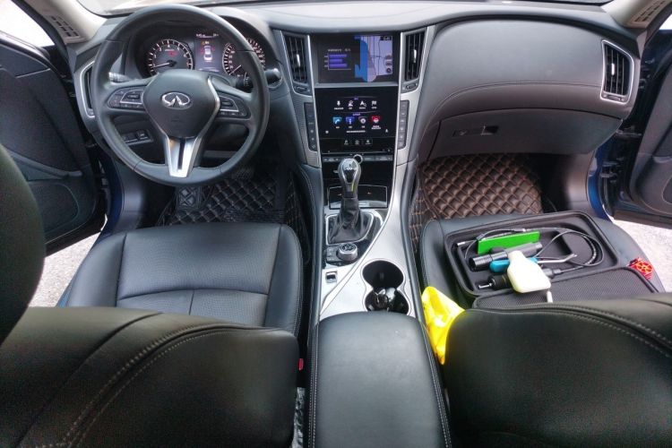 Used Infiniti Q50L 2018 2.0T Enjoyment Version China VI Standard Audio And AC Panel