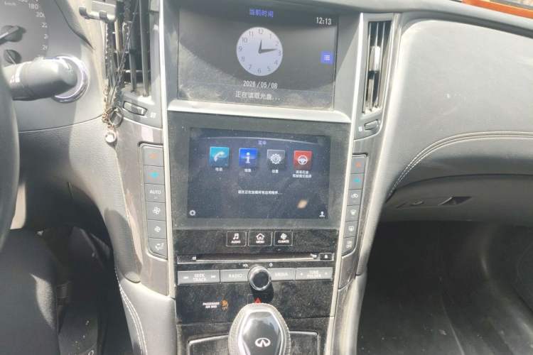 Used Infiniti Q50L 2018 2.0T Comfort Edition China VI Standard Audio And AC Panel