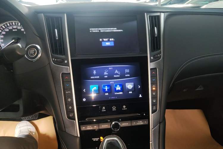 Used Infiniti Q50L 2018 2.0T Enjoyment Version China VI Standard Audio And AC Panel