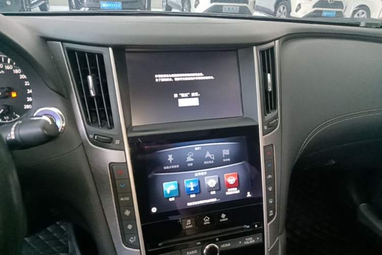 Used Infiniti Q50L 2018 2.0T Enjoyment Edition China V standard Audio And AC Panel