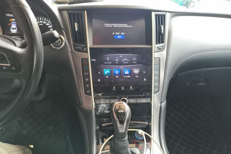 Used Infiniti Q50L 2018 2.0T Enjoyment Version China V Standard Audio And AC Panel