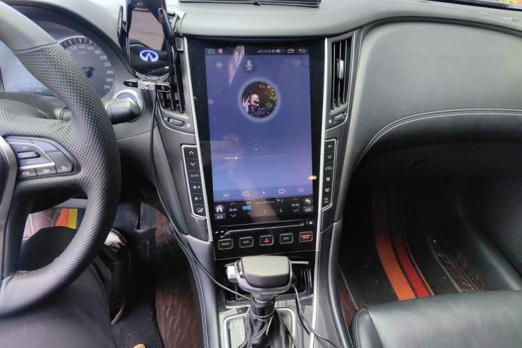 Used Infiniti Q50L 2018 2.0T Comfort Edition China V Standard Audio And AC Panel